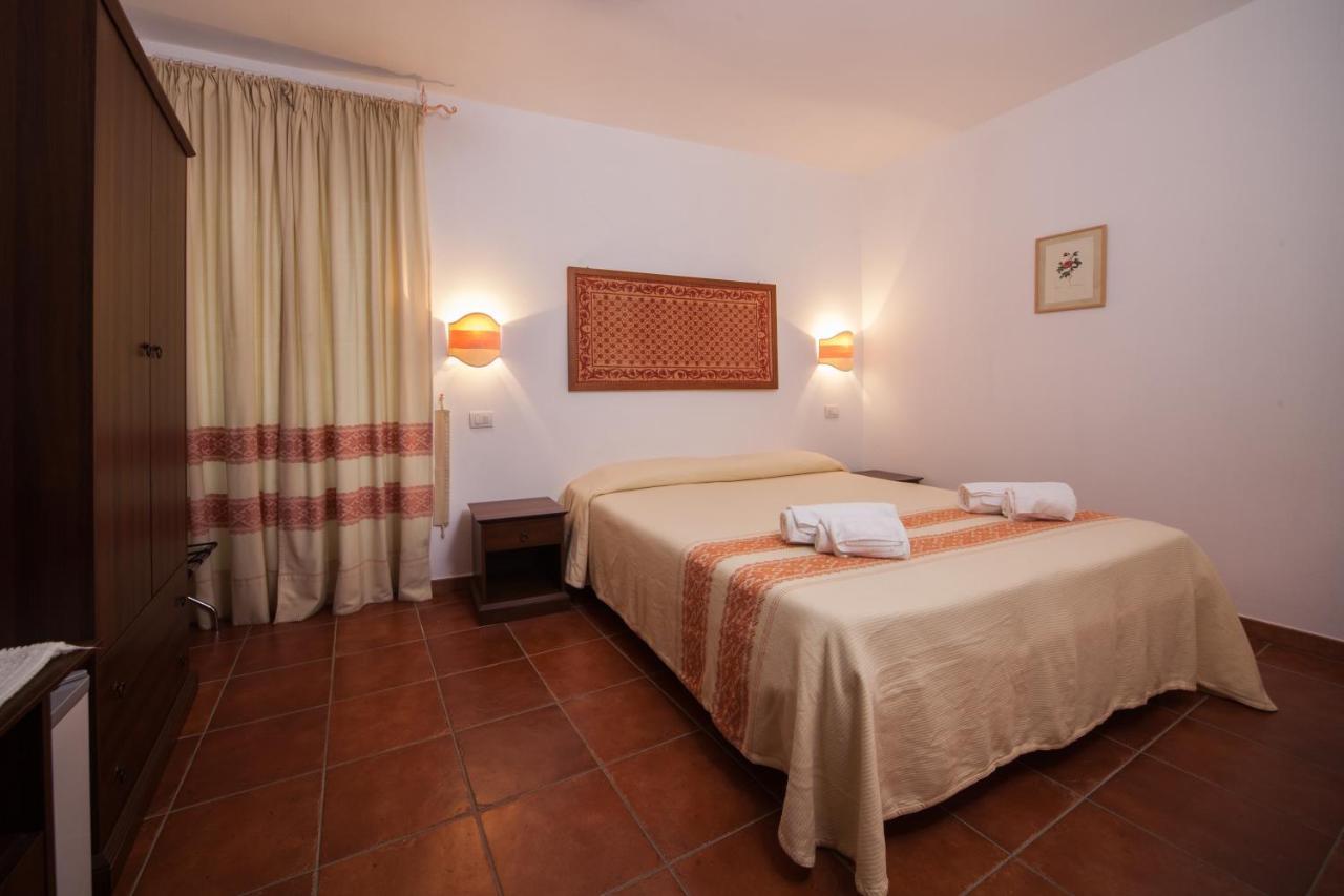 Affitta Camere Casa Delle Rose Villanova Monteleone Екстериор снимка