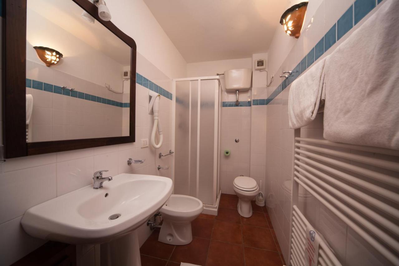 Affitta Camere Casa Delle Rose Villanova Monteleone Екстериор снимка