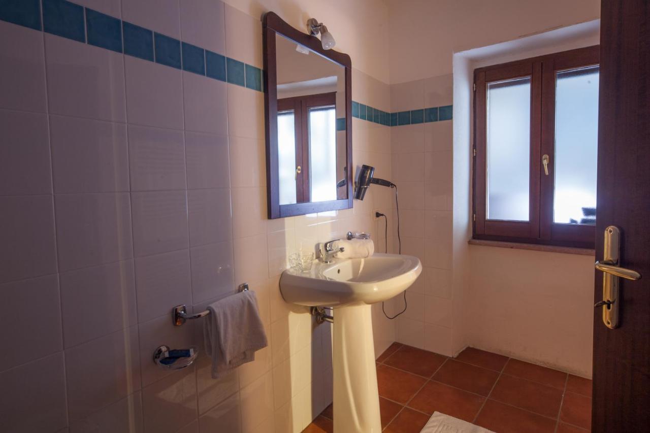 Affitta Camere Casa Delle Rose Villanova Monteleone Екстериор снимка